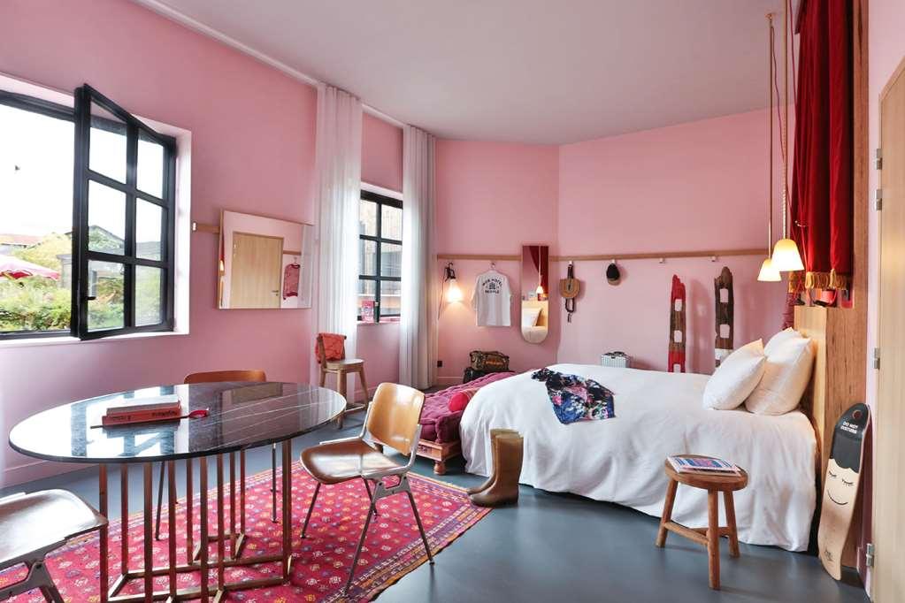 Mob Hotel Paris Les Puces Сент-Уан Номер фото
